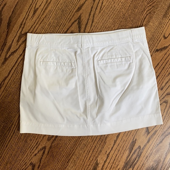 White cotton skirt.  Old Navy Size 8. - Picture 2 of 5